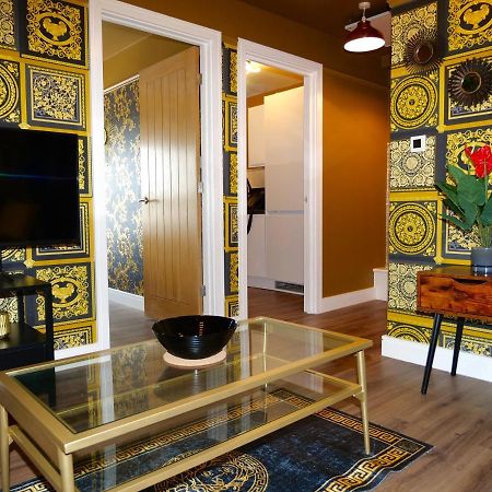 Ultra Deluxe Versace Apartment Near Sheffield Full Sky Tv Родъръм Екстериор снимка