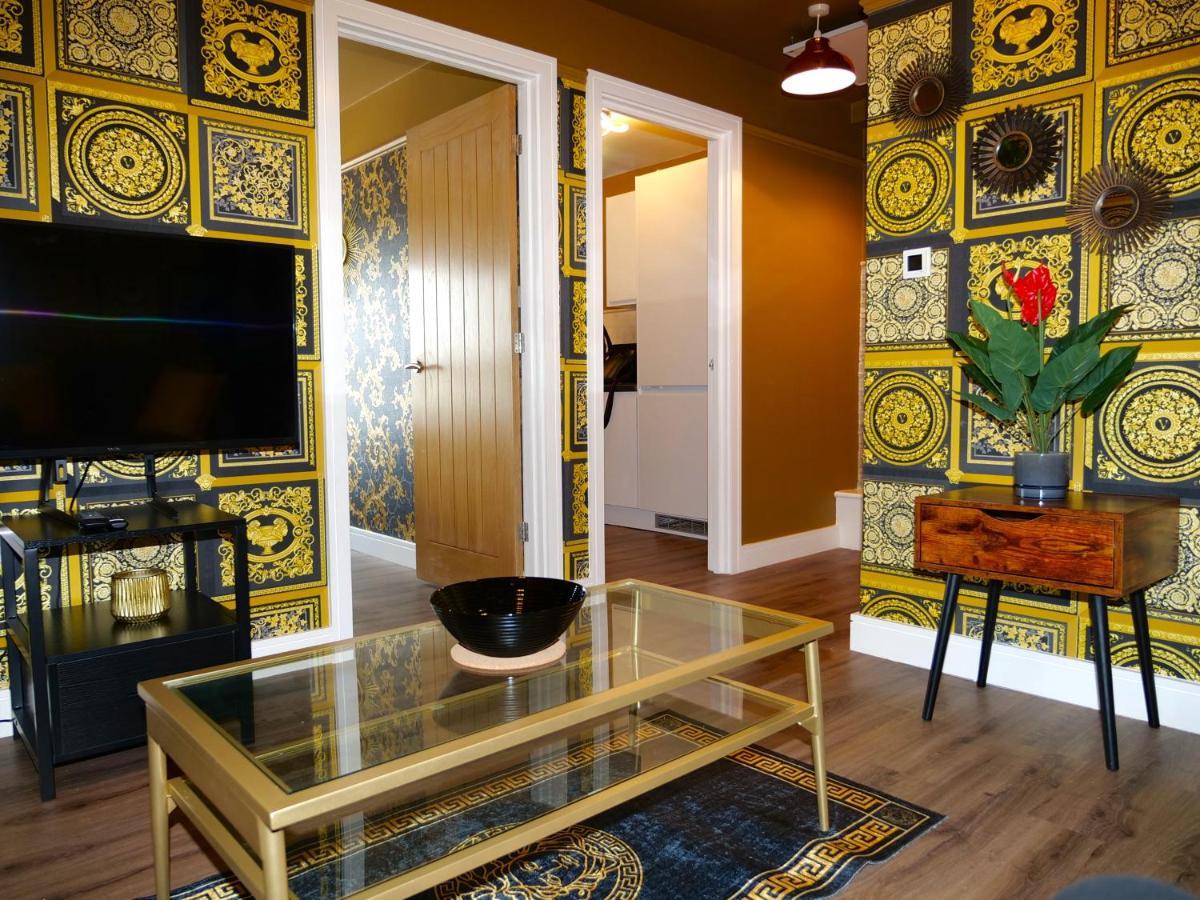 Ultra Deluxe Versace Apartment Near Sheffield Full Sky Tv Родъръм Екстериор снимка