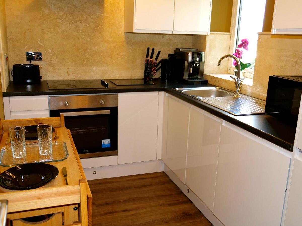 Ultra Deluxe Versace Apartment Near Sheffield Full Sky Tv Родъръм Екстериор снимка